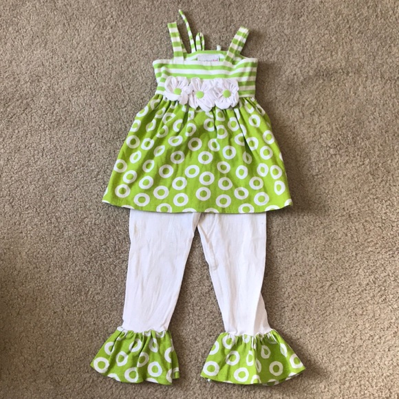 Cute spring outfit - Picture 1 of 1